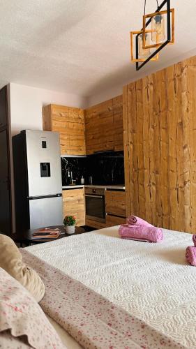 Drama Apartment | Black Flox AparTment