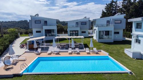 Paliouri Apartment | Blue Avenue