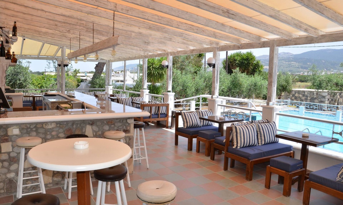 Tingaki Hotel | Blue Nest