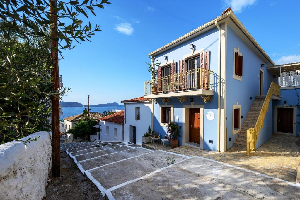 Pylos Apartment | Blue Sky House