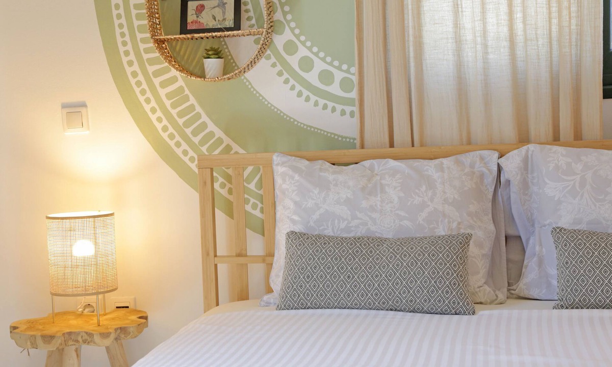 Aigialeia Apartment | Boho Studio with terrace and pool close to the beach
