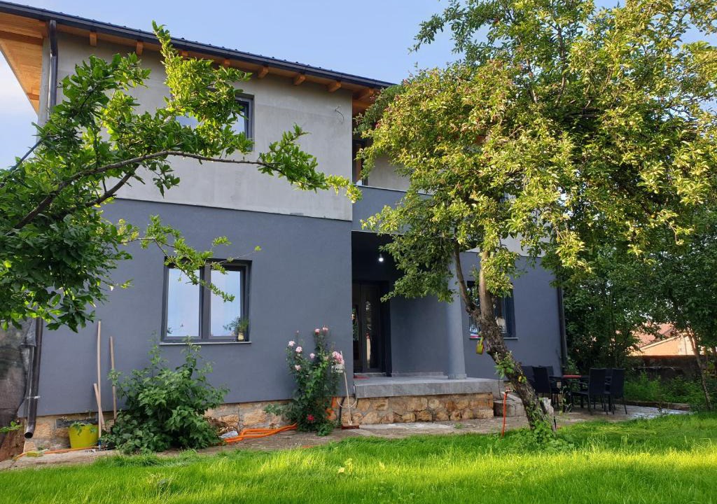 Pejë House | Bora