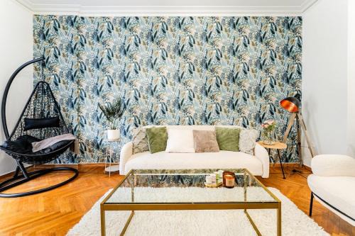Makrigianni Apartment | Boutique 5BDT-3 ΒATH Apt with Eclectic Style- Acropolis