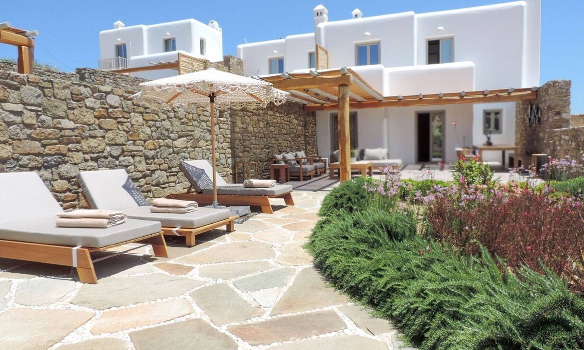 Mykonos Town Villa | Boutique Mykonos Villa | Heated Hot-Tub | Villa Heart | Wonderful views