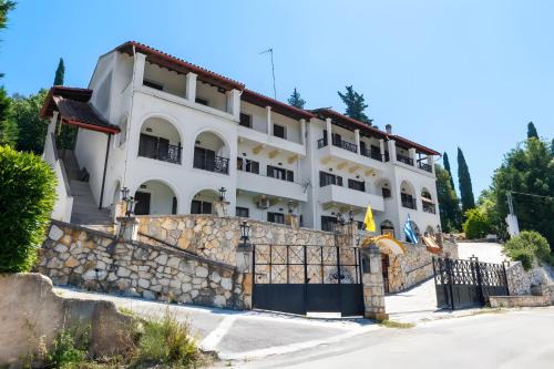 Corfu Apartment | Breathing Apartments