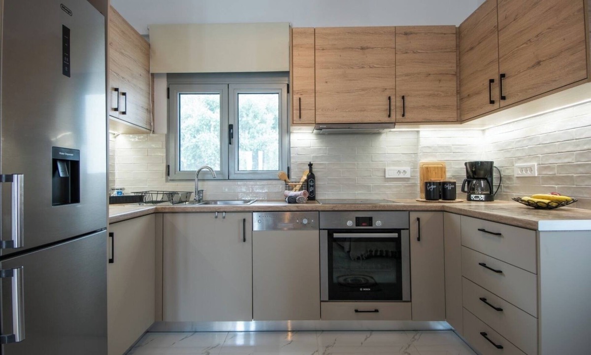 Istron Apartment | Bright 2-bedroom apartment with AC in delightful Istro