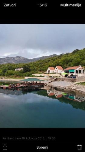 Danilovgrad Bed & Breakfast | Bungalovi Slap