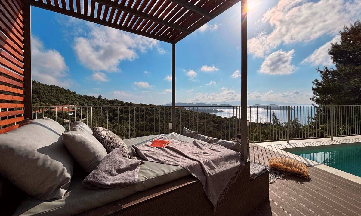 Katsarou Apartment | CACTUS SUPERB SUITE WITH PRIVATE POOL AND STUNNING SEA VIEWS