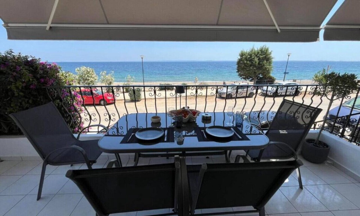 Kalyves Polygyrou Apartment | Cali-Waves Apartment by RentalsPro - Halkidiki