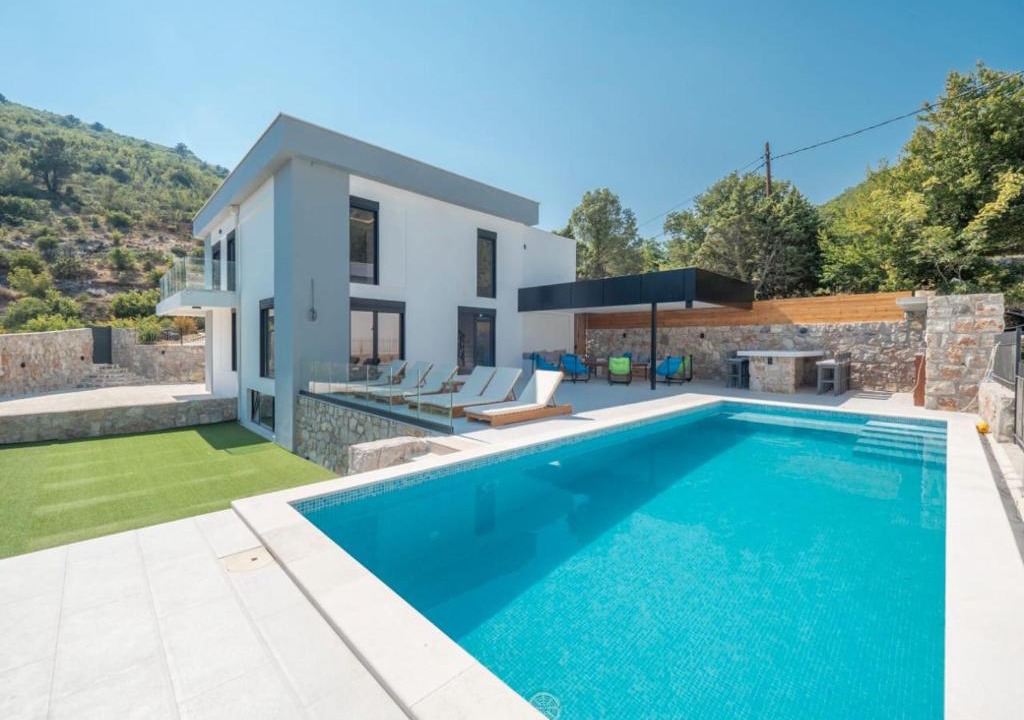 Podostrog Villa | Calma Vista Villas with seasonal pool