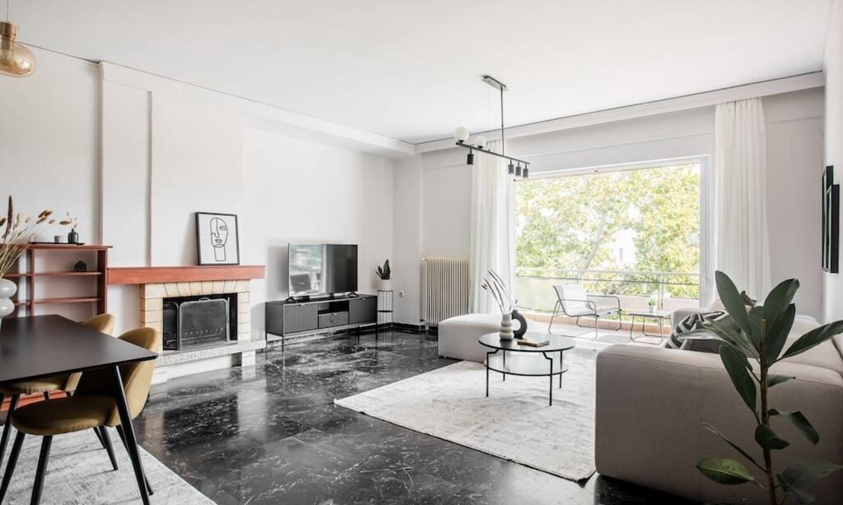 Marousi Apartment | Capacious 3BR Apartment in Marousi