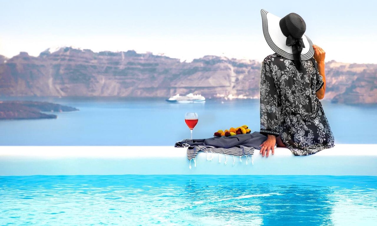 Akrotiri Hotel | Cape 9 Suites & Villas
