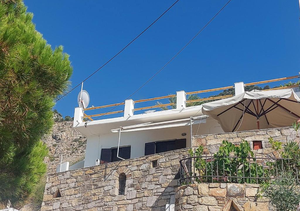 Armenistis House | Captain's View Guesthouse