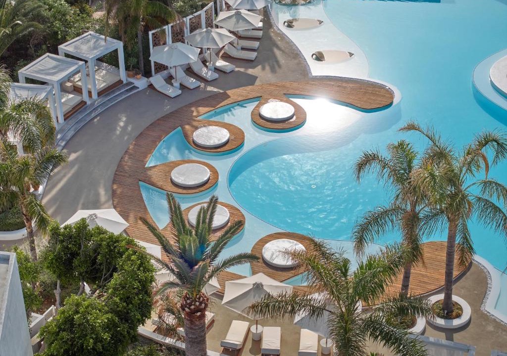 Adelianos Kampos Resort | Caramel, A Resort to Live