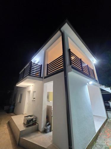 Bregvija Apartment | Casa Alloro