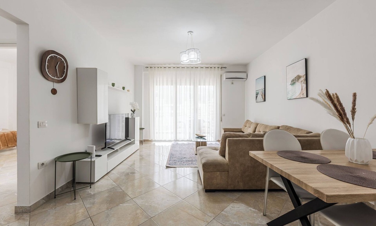 Vlore Apartment | Casa Azzurro - Central by Lungomare [2 bedroom + 2 bathroom]