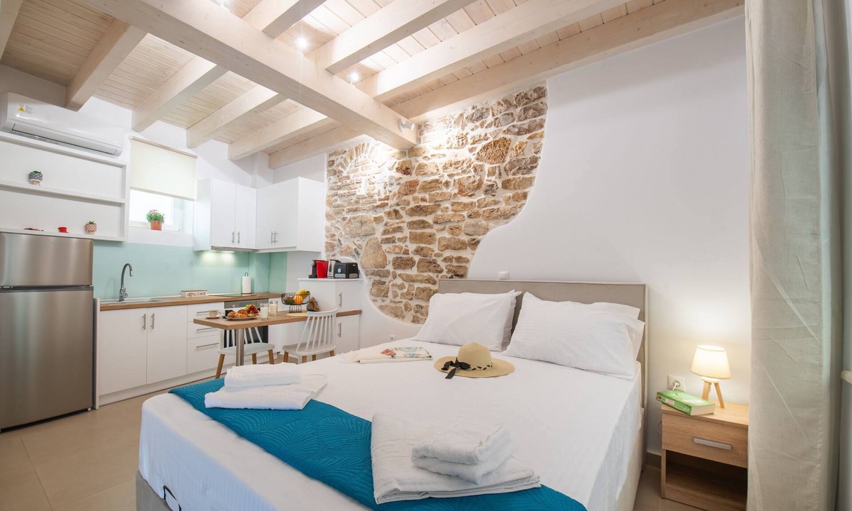 Old Town Apartment | Casa di Mana - Charming Corfu Apartment near Liston Square