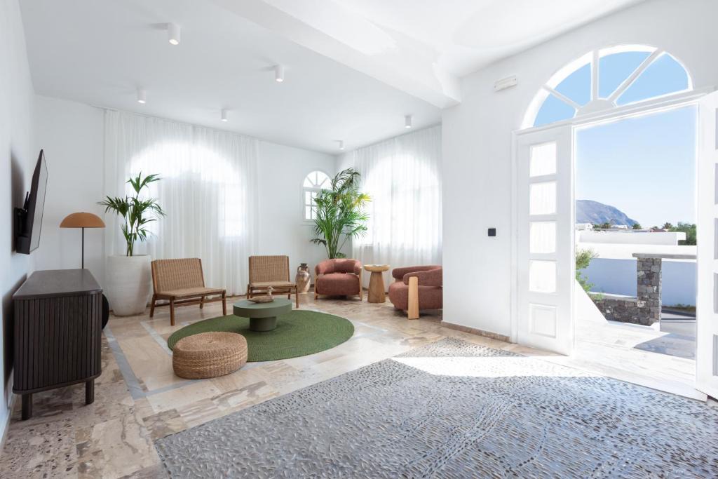 Agios Georgios Hotel | Casa Frati Suites & Villas