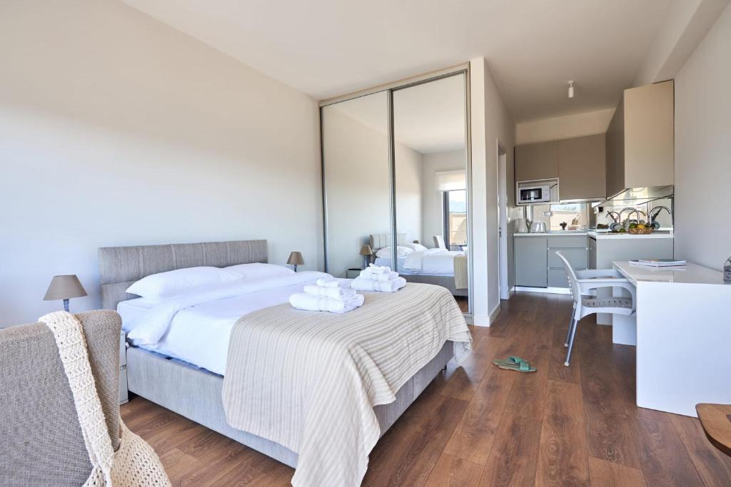 Kotor Apartment | Casa Montenegro Studio swimming pool with amazing view