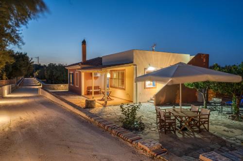 Lithakia House | Casa Regina - 5min to Beach - Peaceful Retreat