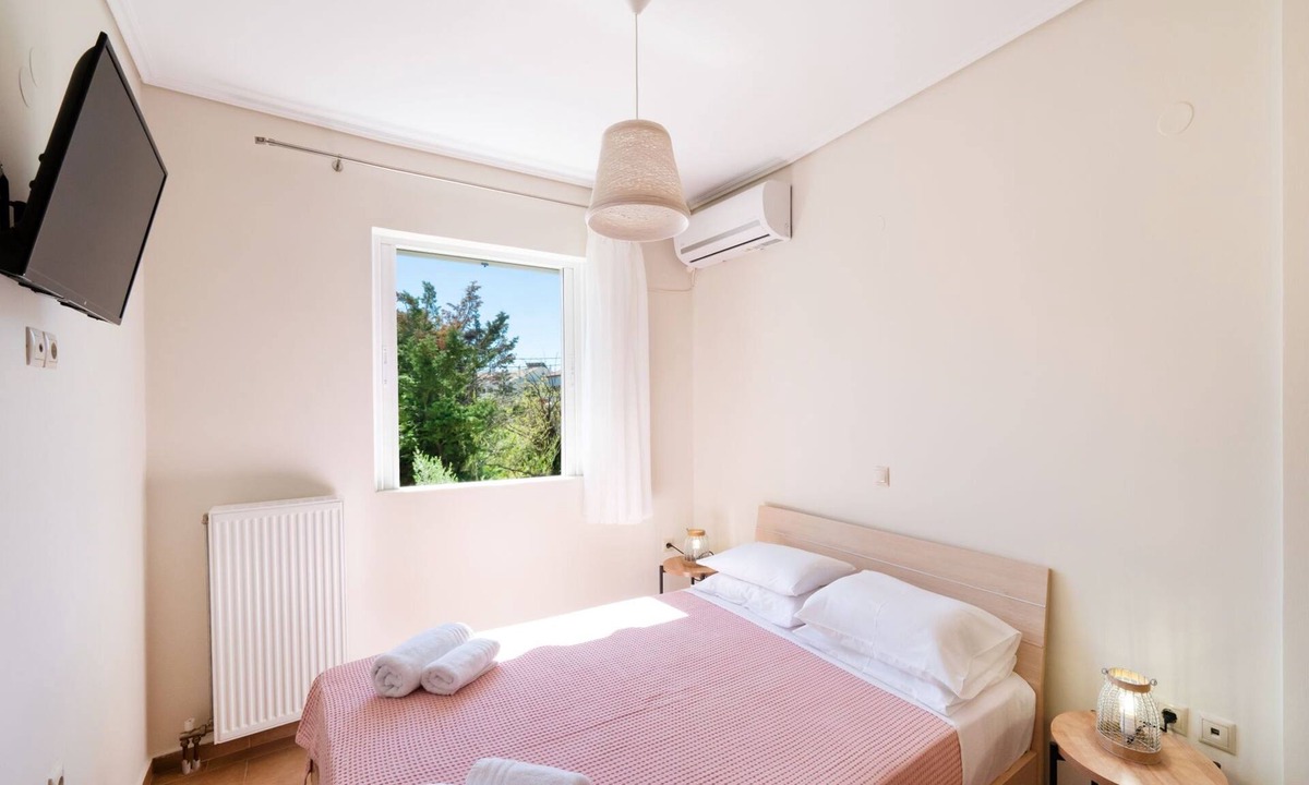 Lefkada Town Apartment | Casa Vardani 3 Modern Central Apartment