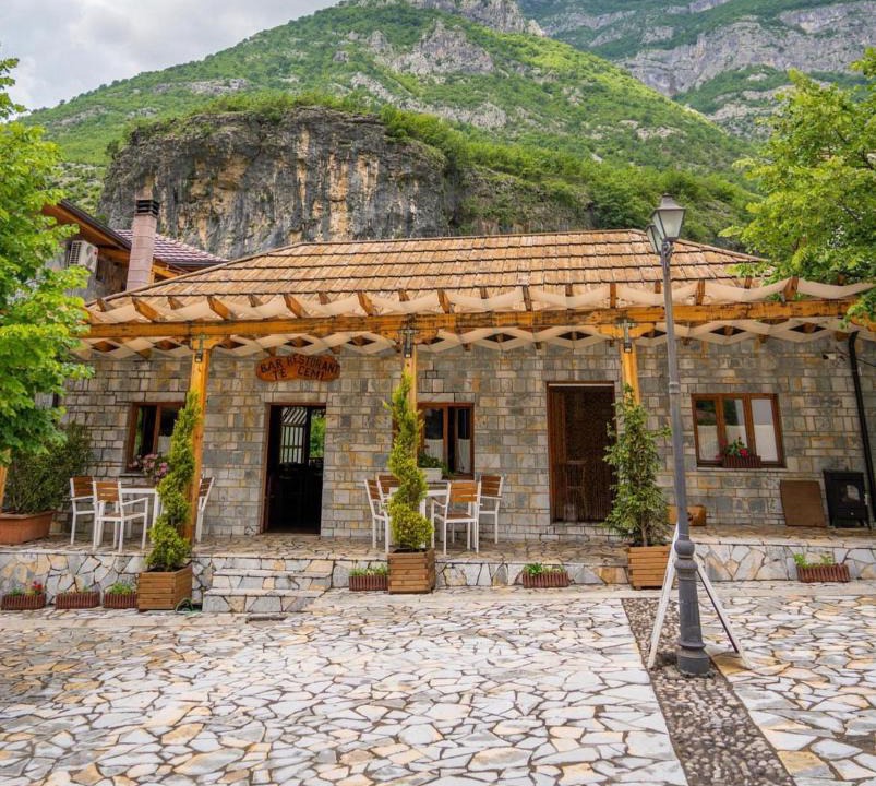 Tamare Hotel | - Cemi Rooms - River View & Traditional Restaurant