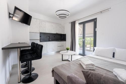 Flogita Apartment | Central Square View Flogita