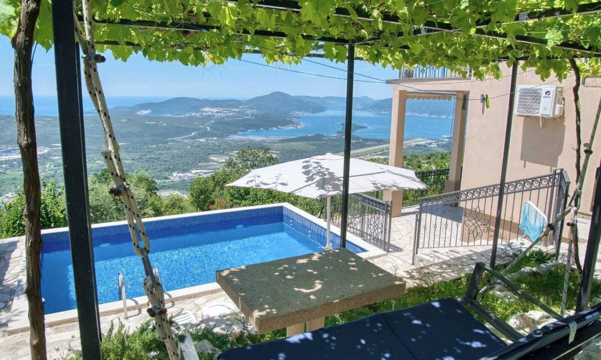 Skaljari Apartment | Charming 1-bedroom apartment with AC and WiFi in marvelous Kotor Municipality