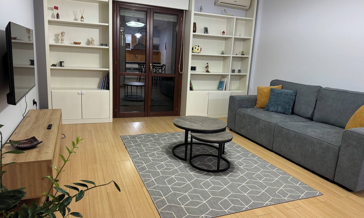 Tirana Apartment | Charming 2-bedroom apartment with WiFi, AC in fabulous Tiranë