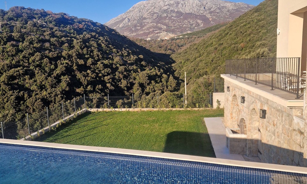 Kunje Villa | Charming 3-bedroom villa with WiFi and AC in lovely Bar