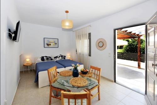 Ialyssos Apartment | Charming Greek-Style Guest House