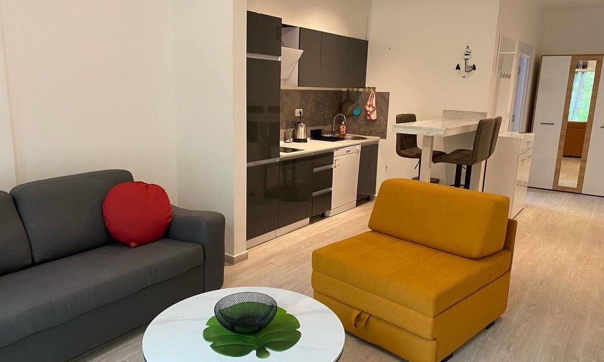 Becici Apartment | Charming studio in enchanting Bečići with AC, WiFi