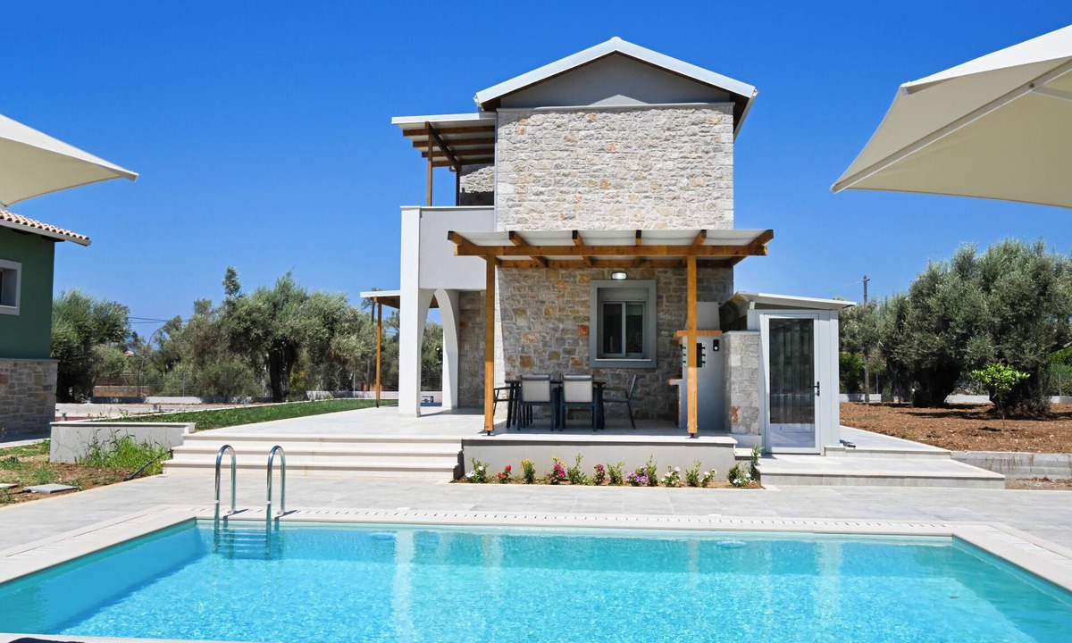 Lefkada Town Villa | Charming Villa Penelope with Private Pool walking distance to Lefkada town