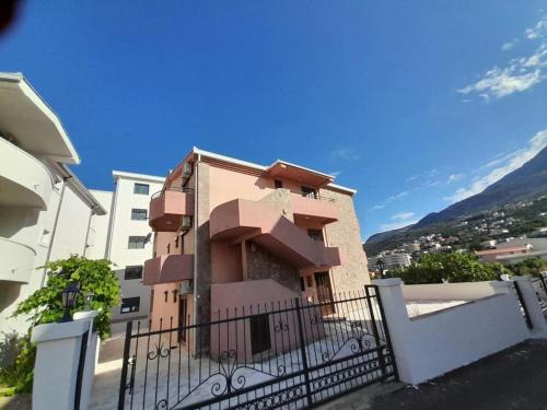 Dobra Voda House | Cheap Montenegro Apartments