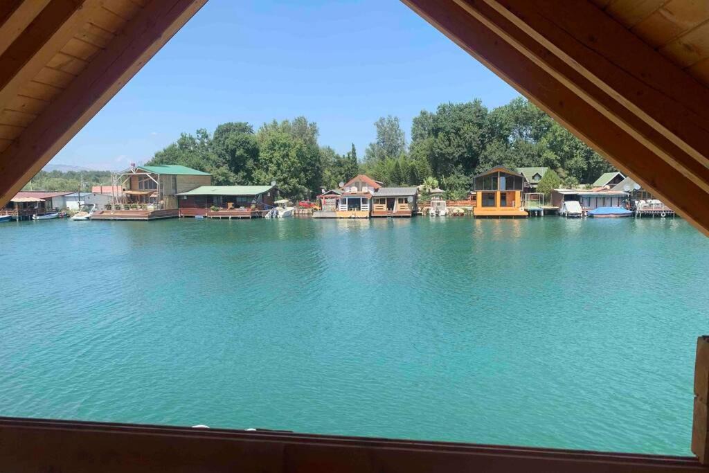 Ulcinj House | Cheerful cabin in Ada bojana