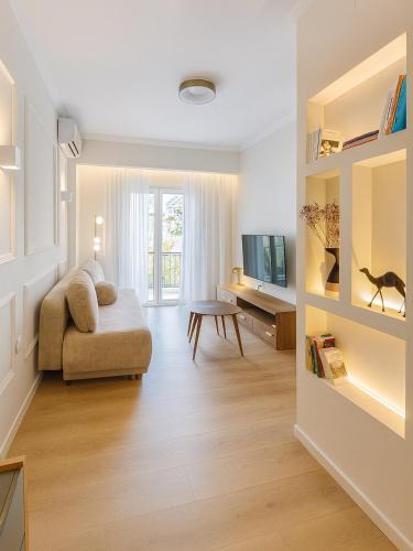 Palaio Faliro Apartment | Chic Athenian Apartment by the Riviera
