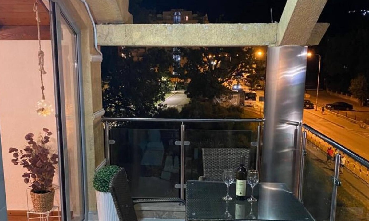 Babilonija Apartment | Chic Flat w Balcony 10 min to Beach Greco in Budva