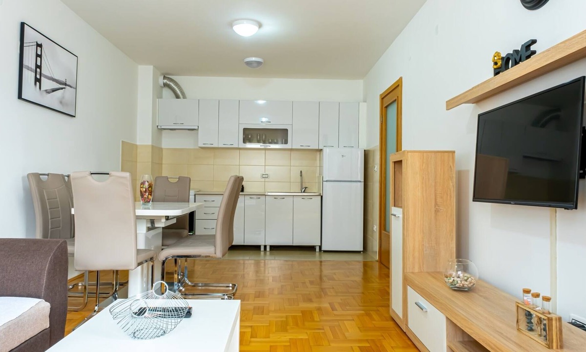 Tomicici Apartment | Chic Flat with Balcony Near Beach in Tivat
