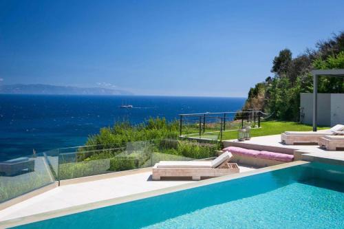 Leivathos Villa | Christina