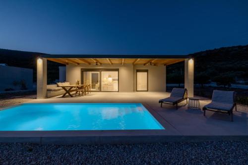 Nafplio House | Citrus Villa with Pool and Sea View near Nafplio