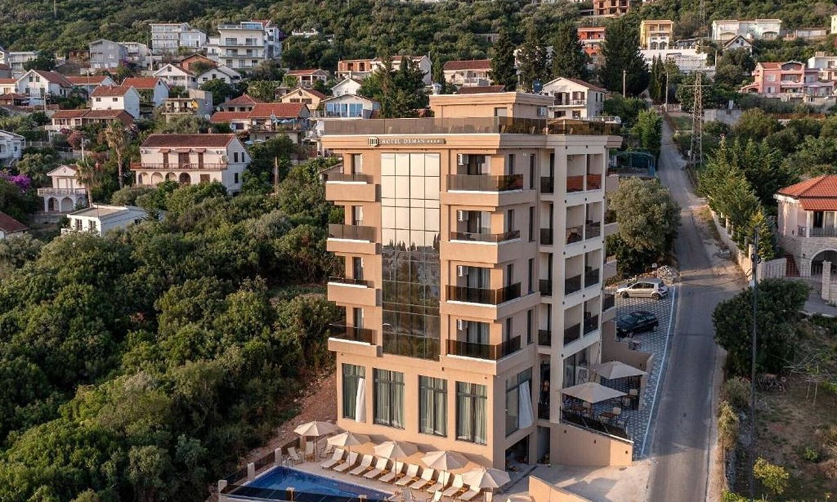 Dobra Voda House | Classic Triple Room with Sea View and Balcony (103)