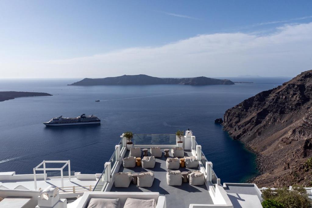 Firostefani Hotel | Cliff Side Suites