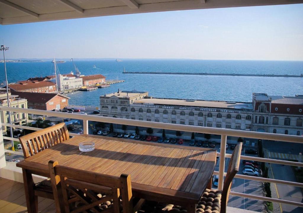 Ladadika Apartment | cloud9-skg