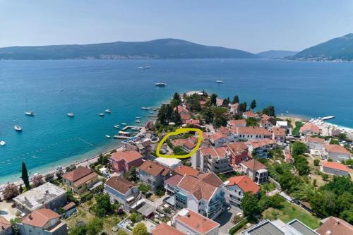 Tomicici Apartment | Coast line apartment Mika