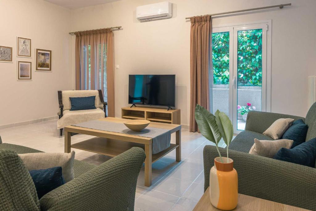 Nea Makri Apartment | Coastal Getaway: Roomy Beachside Apartment!