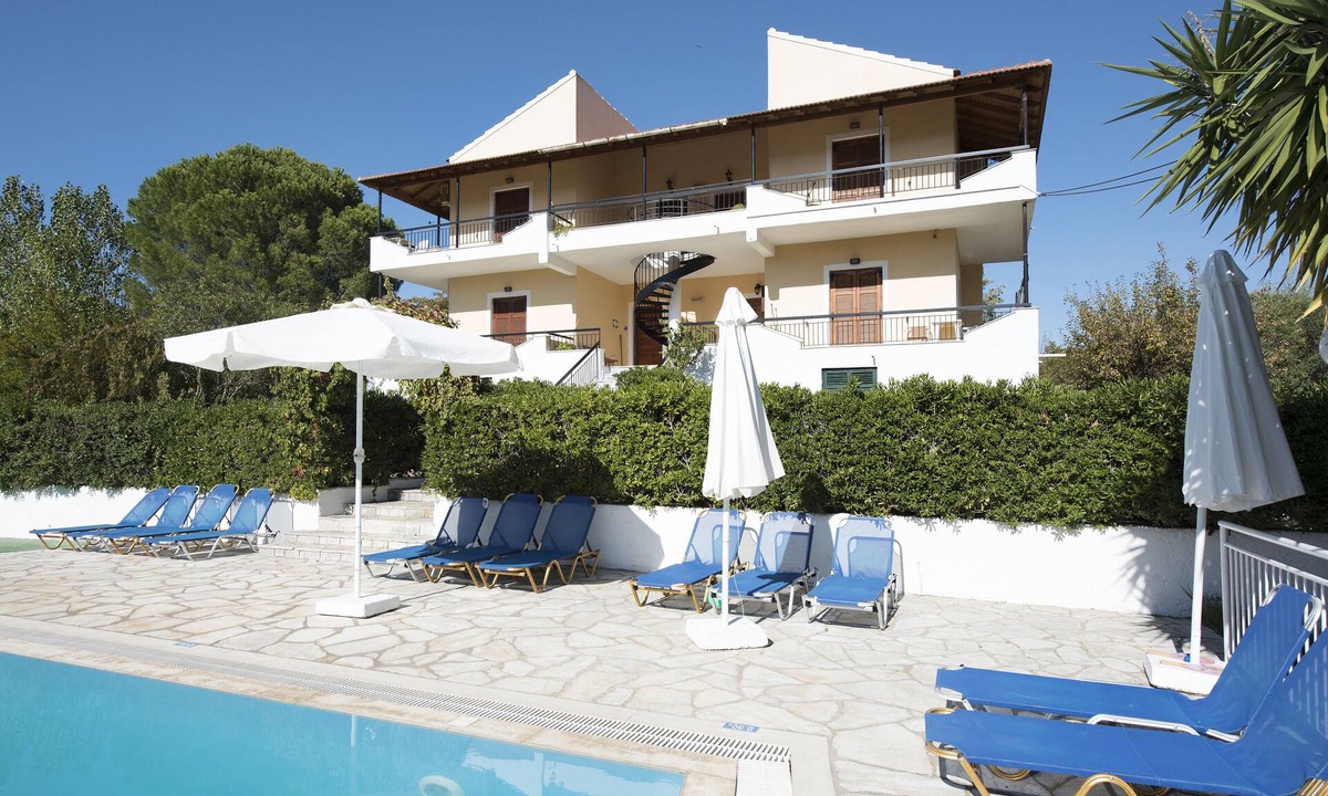 Petaleia Apartment | Cochelli Villas (Upper Floor)