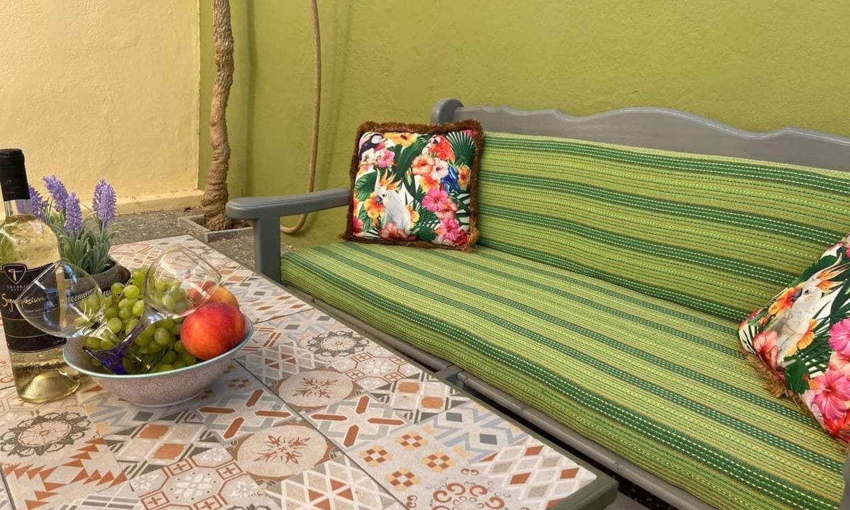 Rhodes Town Apartment | Colourful apartment next to Monte Smith!
