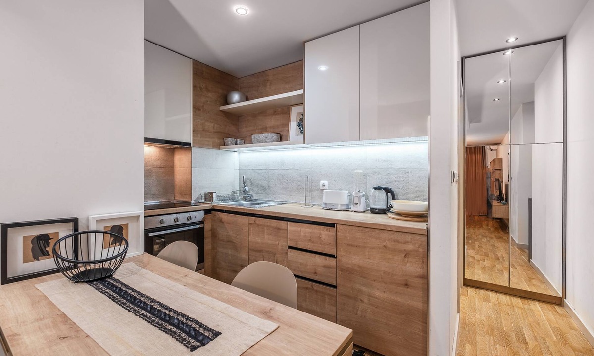 Rozino Apartment | Compact, Central Studio 5 min to Beach in Budva