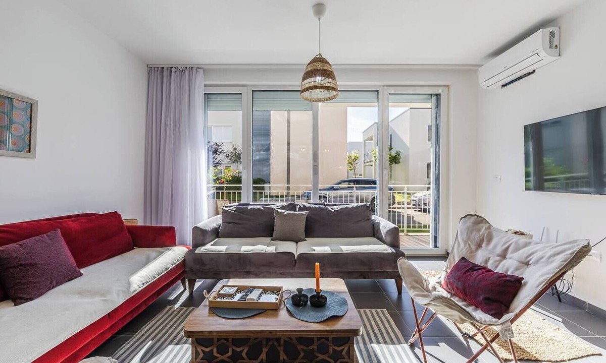 Sakës Apartment | Coral Talea Retreat | Pool Access by PikHost