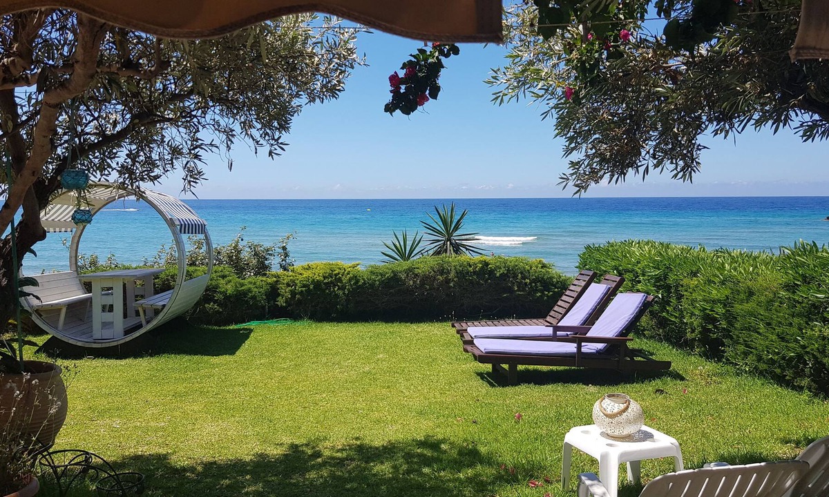 Parelia House | Corfu Glyfada Menigos Resort Beachfront 13
